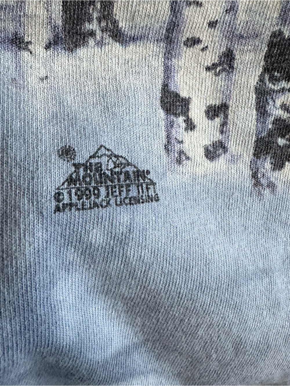 The Mountain 90s Vintage Men's Light Blue Moose Woodland Graphic Tee USA - Picture 3 of 6